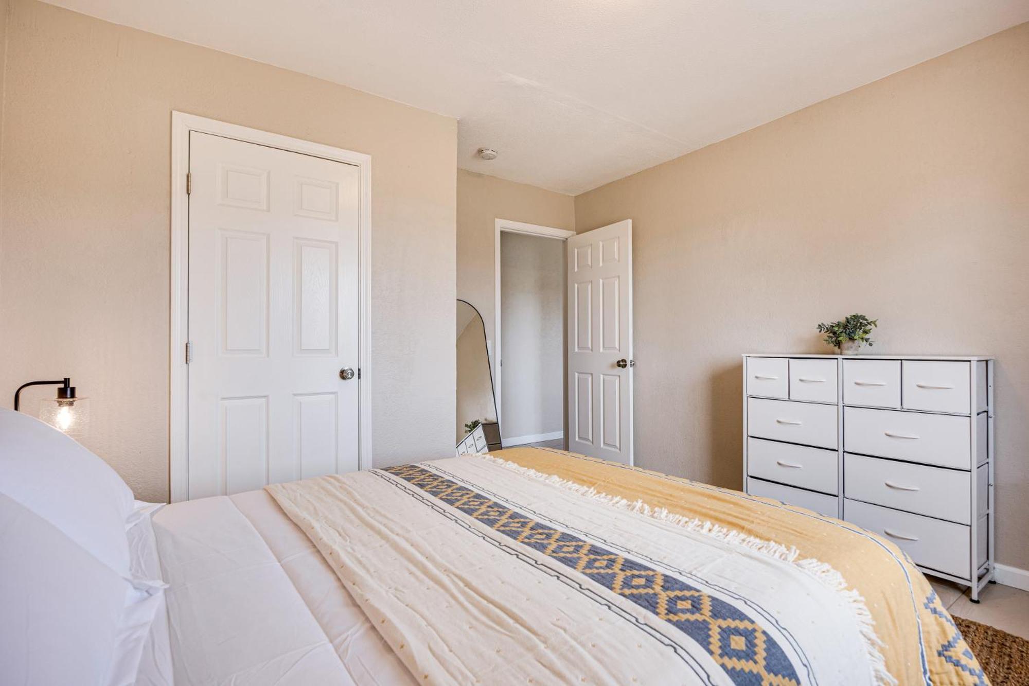 Convenient Joshua Tree Apartment - Walk To Town! 외부 사진