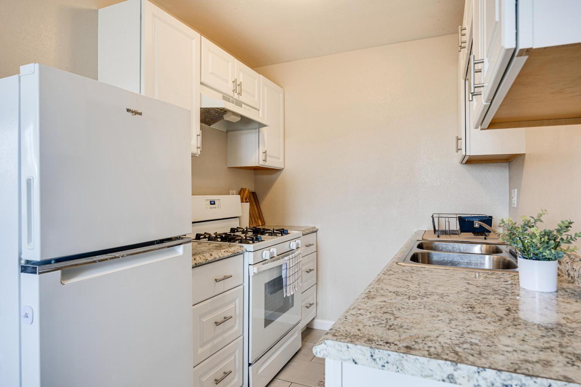 Convenient Joshua Tree Apartment - Walk To Town! 외부 사진