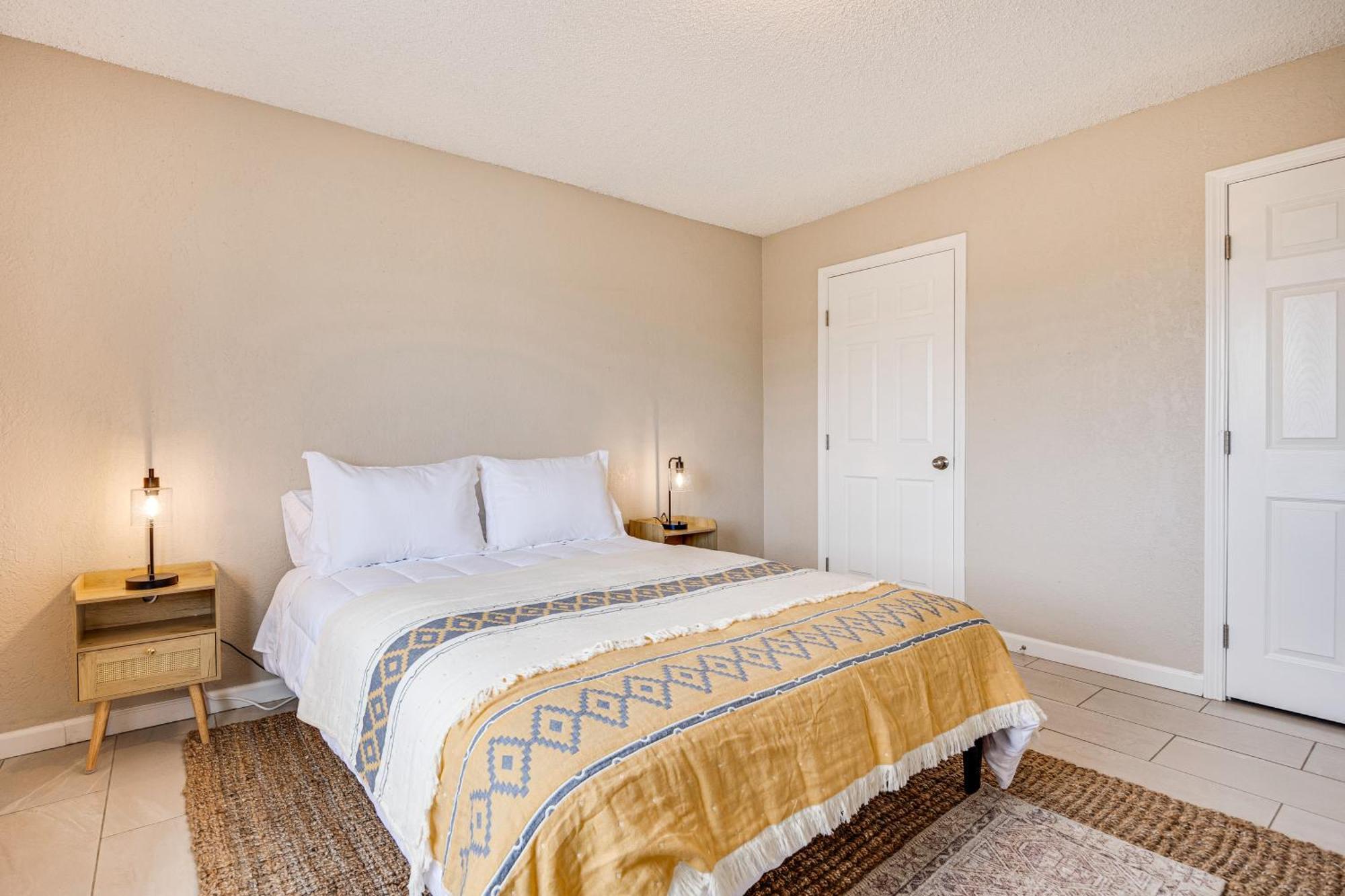 Convenient Joshua Tree Apartment - Walk To Town! 외부 사진