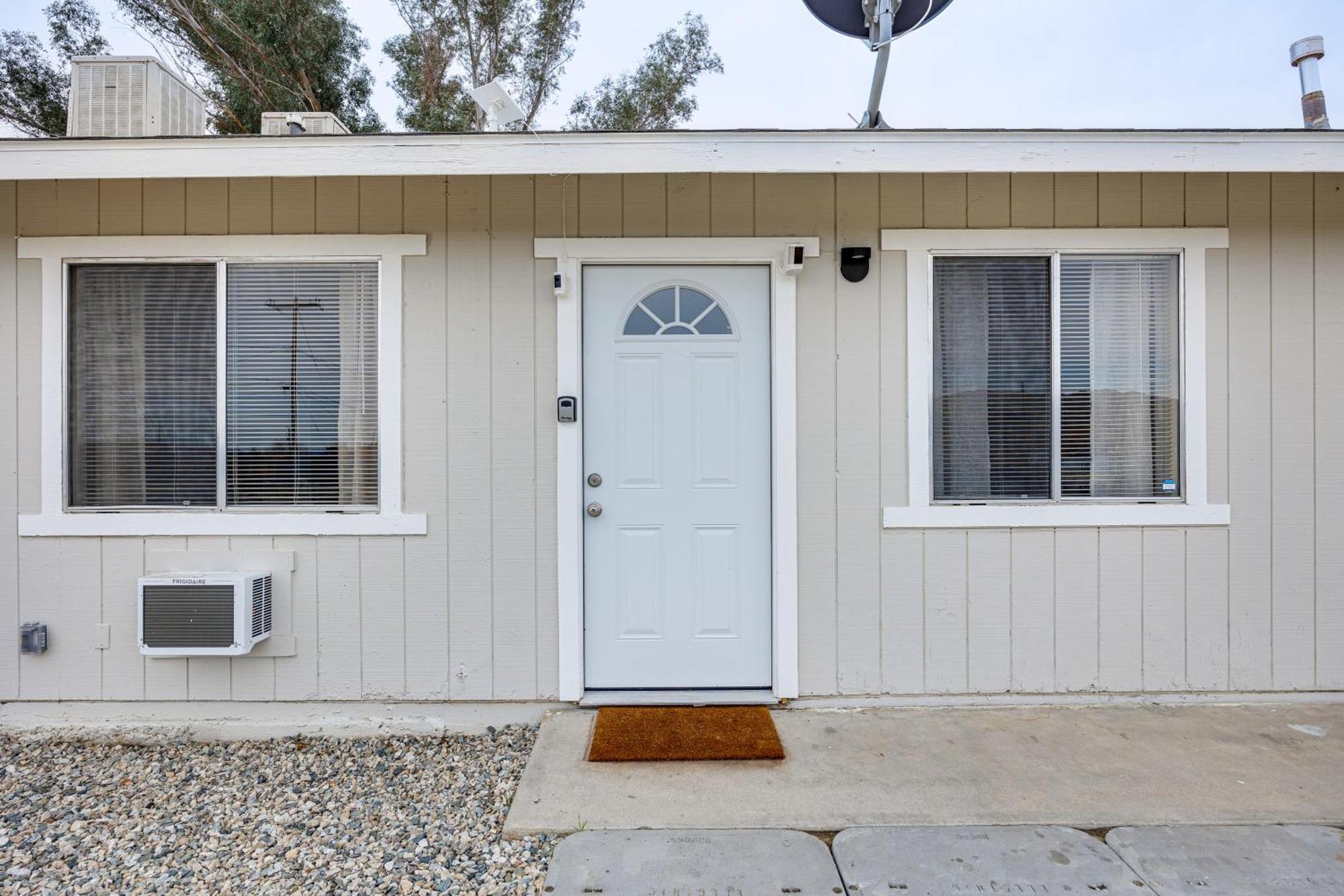 Convenient Joshua Tree Apartment - Walk To Town! 외부 사진